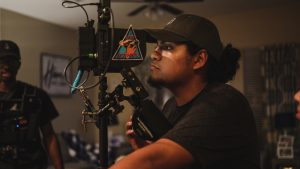 Kerwin es un salvadoreño que sueña con trabajar en la industria del cine en Estados Unidos