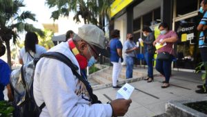 Ley para pagar pensiones con dinero de ahorrantes actuales será eliminada, adelanta ministro