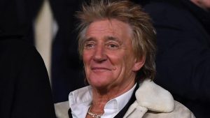 ¡Insólito! El legendario cantante Rod Stewart rechazó un millón de dólares por actuar en Catar