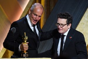 Actor Michael J. Fox recibe un Oscar Honorífico por su lucha contra el Parkinson