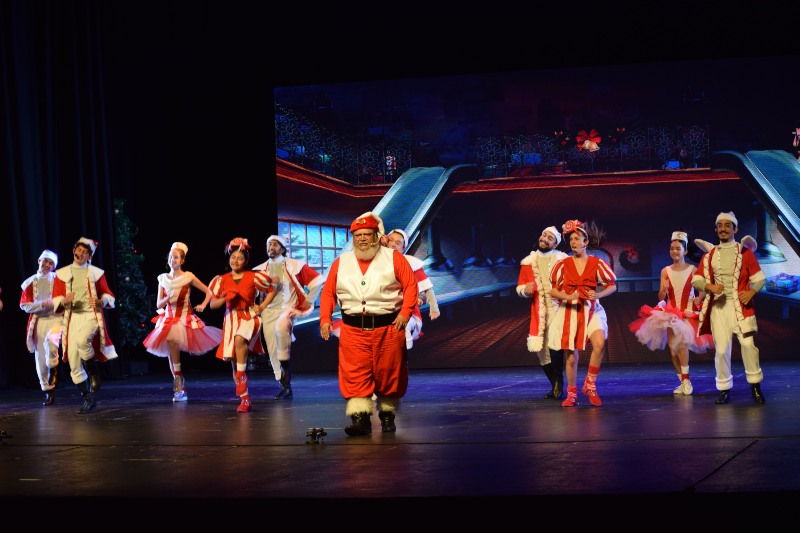 Un elenco de más de 25 actores harán vibrar el Teatro Presidente con un show navideño. Foto EDH/ Óscar Orellana