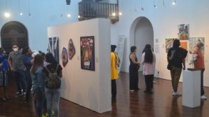 Estudiantes de artes plásticas de la UES inauguraron exposición pictórica en Museo Forma