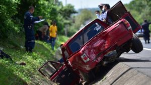 "Murió segundos después del impacto":  papá e hija se accidentan en Izalco