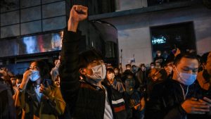 Las masivas protestas en China agravan la crisis del Bitcoin