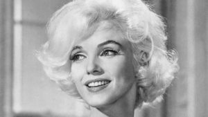 Maquillaje, pestañas postizas y ropa de Marilyn Monroe serán subastados