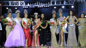 Apopa coronó a la reina de sus fiestas patronales