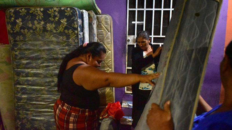 mujeres duermen en la calle bartolinas penalito regimen excepcion