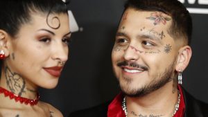 Christian Nodal hablaba sobre borrar los tatuajes de su rostro y terminó revelando el sexo de su bebé