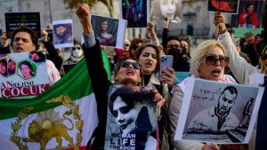 Decenas de mujeres fueron detenidas en protesta por violencia de género en Turquía