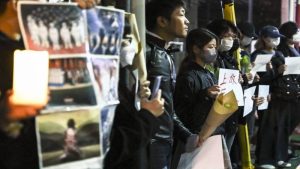 China detiene a periodista de la BBC que cubría protestas contra confinamientos