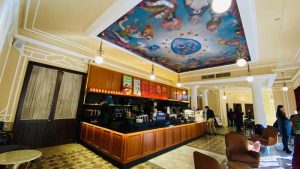 FOTOS: Este es el interior del Starbucks en Teatro Nacional que abrirá tras polémica