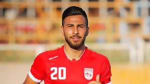 Fuertes críticas por condena a 26 años de cárcel para un futbolista iraní