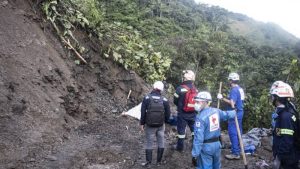 Más de 30 muertos tras alud de tierra en Colombia