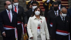 Dina Boluarte presidenta de Perú