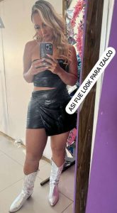 Elena Villatoro luce sensacional en cabalgata de Izalco