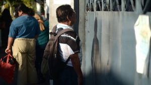 "Sin salario ni aguinaldo". Empleados de alcaldía de Soyapango denuncian retraso de pago por mala administración