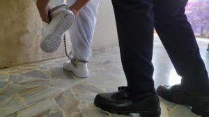 Condenan a 20 años de prisión a policía por el asesinato de un campesino en Ahuachapán