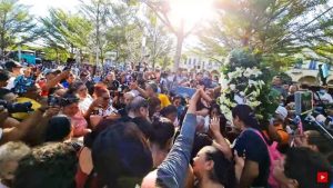 VIDEO: Mamá Catita fue despedida con cantos en el parque Libertad
