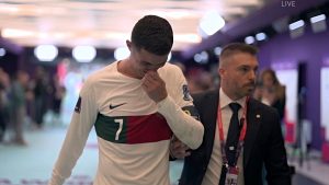 VIDEO: Cámaras captan el llanto de Cristiano Ronaldo tras la eliminación de Portugal