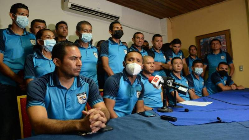 Los Arbitros De Primera Division El Salvador 65