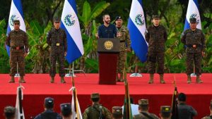 Gobierno de Bukele ha armado una máquina de desinformación, propaganda y ataque a críticos