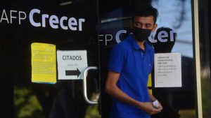 Jóvenes corren riesgo de no alcanzar pago de pensión con nueva ley