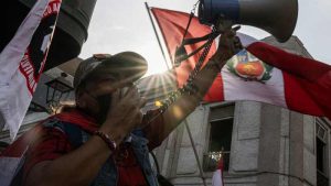 20 muertos y más de 400 heridos en medio de las violentas manifestaciones en Perú