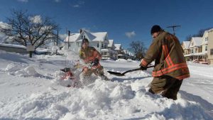 Miles de vuelos navideños suspendidos en EE.UU. por gran tormenta invernal