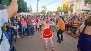 VIDEO: Yajaira es recibida en Sonsonate como toda una celebridad