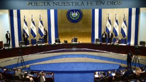Asamblea Legislativa aprueba cuestionada ley de compras públicas que elimina la LACAP