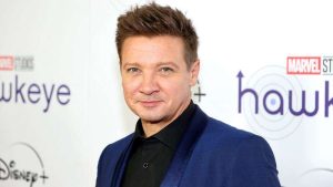 Jeremy Renner, actor de Marvel, en estado crítico tras sufrir accidente
