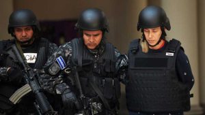 Fiscalía allana viviendas donde se ocultó mujer colombiana acusada de asesinar a fiscal paraguayo