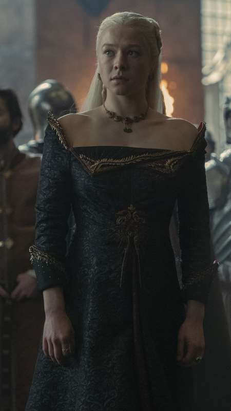 El artista no binario Emma D'Arc en su papel de la princesa  Rhaenyra Targaryen. Foto / HBO