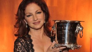 Gloria Estefan, feliz de ser la primera mujer hispana del Salón de la Fama