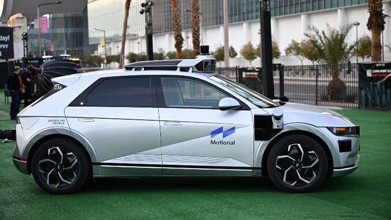 Automóvil de conducción autónoma Motional de Aptiv en la CES 2023. Foto / AFP
