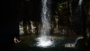 Visita las cascadas de Tamanique, un tesoro oculto entre montañas