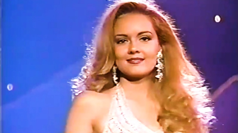 Eleonora Carrillo, de El Salvador, clasificó en Miss Universo 1995