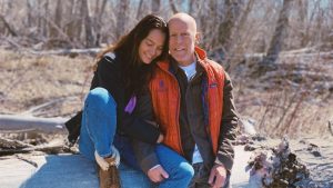 Familia de Bruce Willis vela para que “su cuerpo y cerebro estén ejercitados”