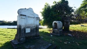 El antiguo cementerio en Chalatenango que resurge del lago Suchitlán