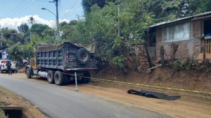 Mujer muere atropellada por camión de la DOM en Atiquizaya