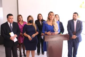 ARENA pide suspender impuestos a la gasolina y eliminar el IVA a ciertos alimentos