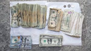 Policía encuentra cocaína y $5,400 en casa abandonada de la comunidad Tutunichapa