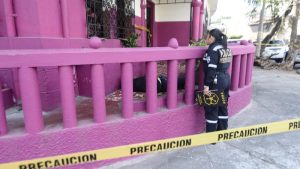 "Buscaba dónde dormir": indigente murió en entrada de centro de rehabilitación
