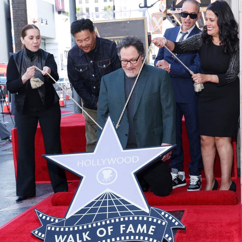 Jon Favreau recibe estrella de la fama en Hollywood