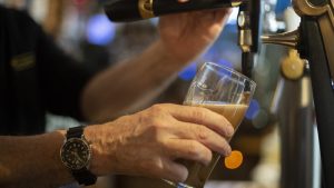 Cae 22% la recaudación de impuestos a bebidas alcohólicas y cervezas