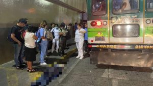 Hombre murió al ser atropellado por un bus de la Ruta 202 en Santa Tecla