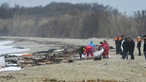 Hallan a migrante embarazada muerta en lancha cerca de España