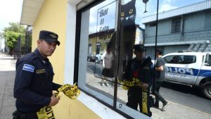 "Yo le decía que dejara de tomar": Mujer murió en bar del centro histórico