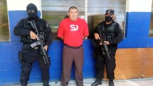 Agente de la PNC condenado por tres homicidios cometidos con un grupo de exterminio