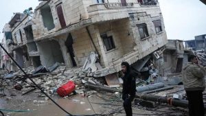 Organismos internacionales y países ofrecen ayuda a Turquía tras potente terremoto